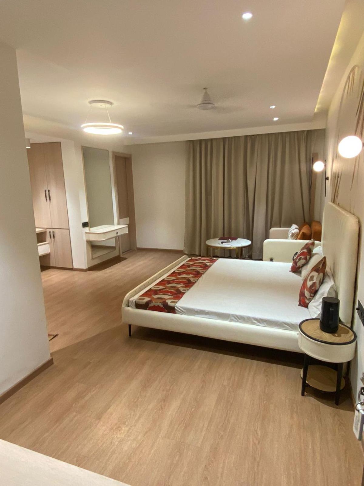 Hotel Banjara ボーパール エクステリア 写真